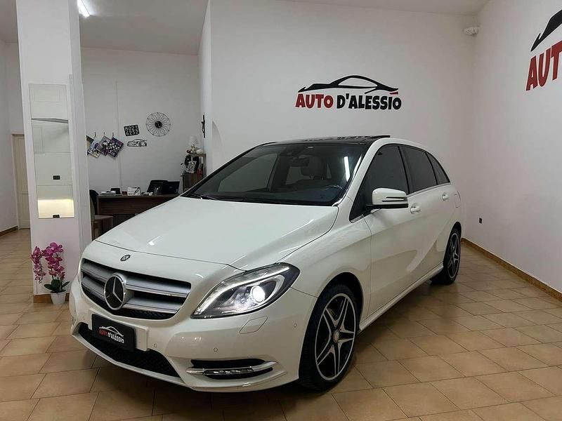 Begagnad Mercedes B200 Premium 136 HK (100 kW) 2014 Vit Minibuss
