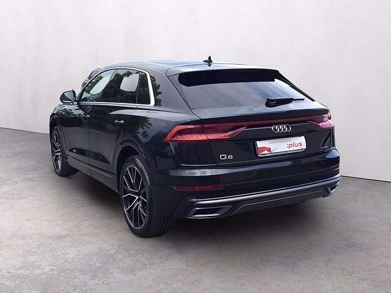 Usata Audi Q8 286 CV (210 kW) 2022 Nero metallizzato SUV