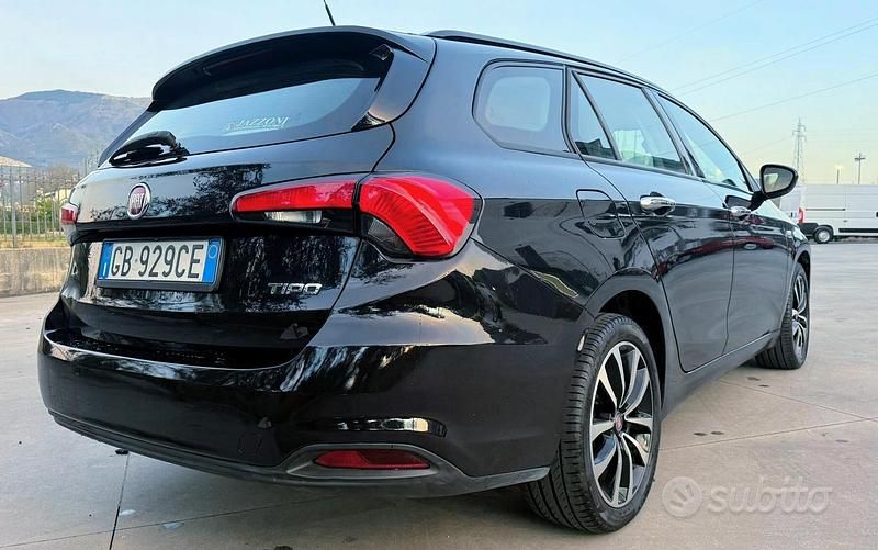 Usata Fiat Tipo Pop 120 CV (88 kW) 2018 Blu Station wagon