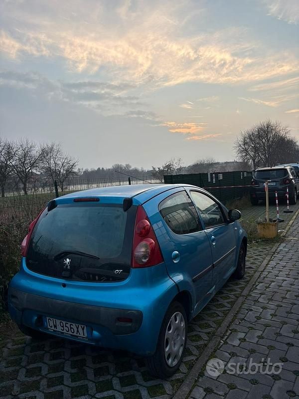 Blu Usata 2006 Peugeot 107 Due volumi | 2500 € (Ottimo prezzo) - Immagine 1/4