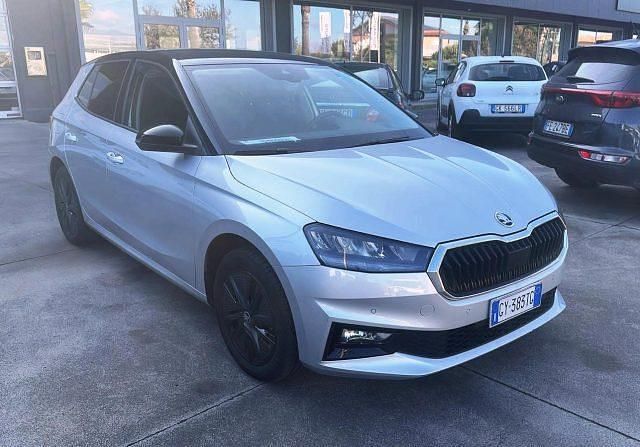 Argento Usata 2025 Skoda Fabia Tre volumi | 17.900 € (Cara) - Immagine 1/4