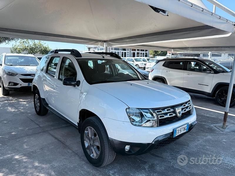 Usata Dacia Duster Lauréate 110 CV (80 kW) 2015 Bianco SUV