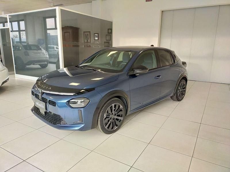 Usata Lancia Ypsilon 101 CV (74 kW) 2024 Blu Utilitaria