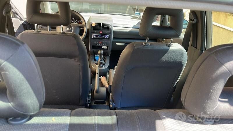 Usata Audi A2 75 CV (55 kW) 2002 Blu Utilitaria