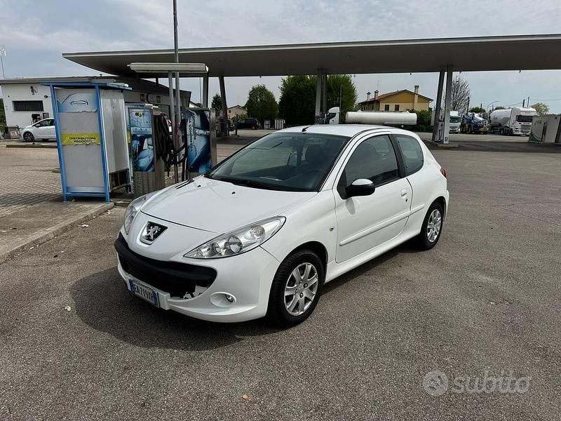 Usata Peugeot 206 60 CV (44 kW) 2010 Bianco Berlina