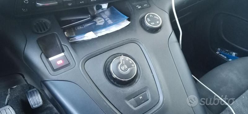 Usata Peugeot Rifter GT-line 131 CV (96 kW) 2019 Marrone Monovolume