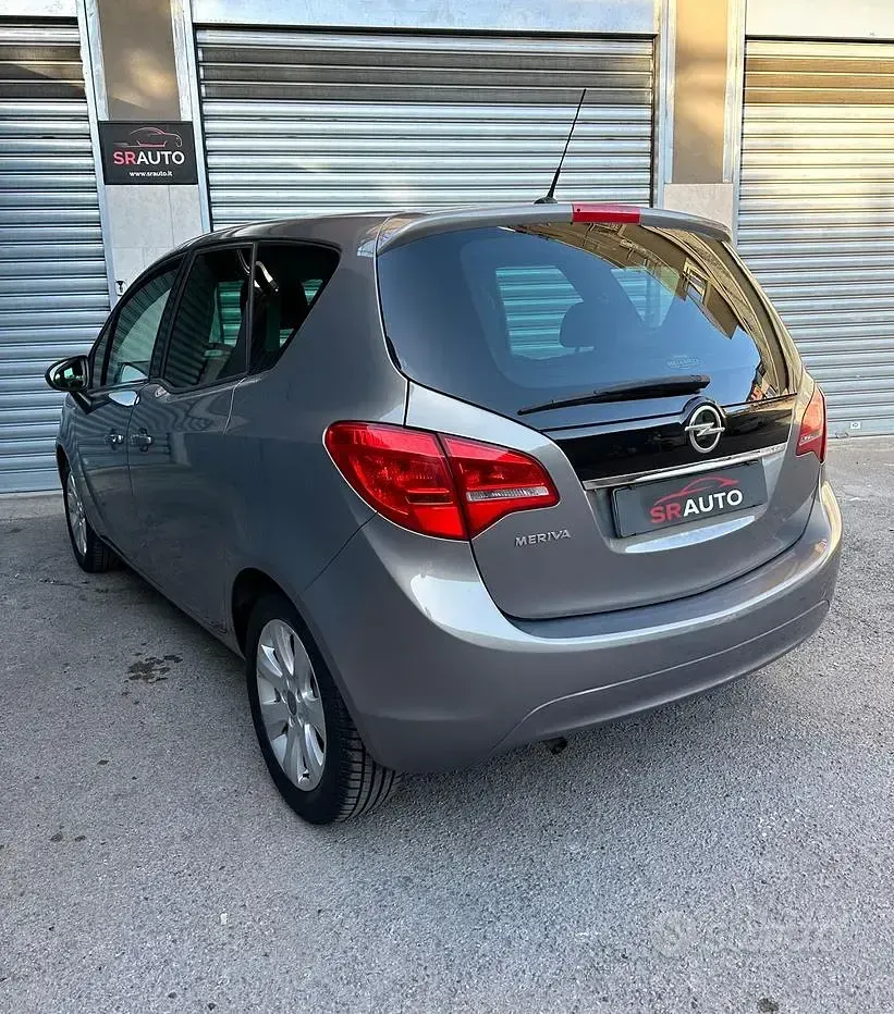 Usata Opel Meriva 101 CV (74 kW) 2011 Giallo Monovolume