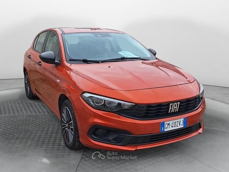 Usata Fiat Tipo 101 CV (74 kW) 2023 Gray Utilitaria