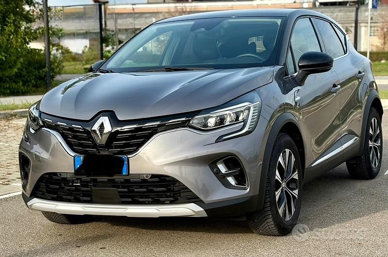 Grigio Usata 2024 Renault Captur Techno SUV | 18.490 € (Buon prezzo) - Immagine 1/4
