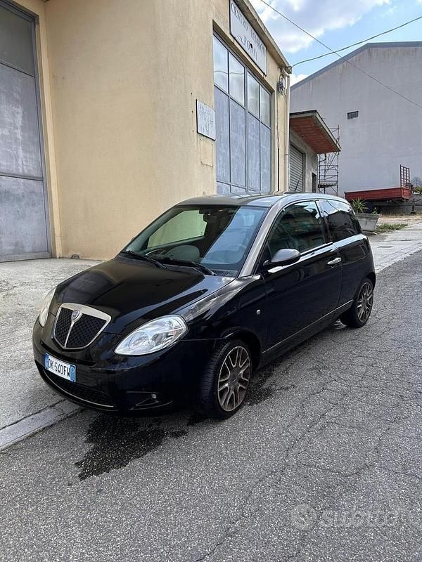 Usata Lancia Ypsilon 69 CV (50 kW) 2007 Nero Utilitaria