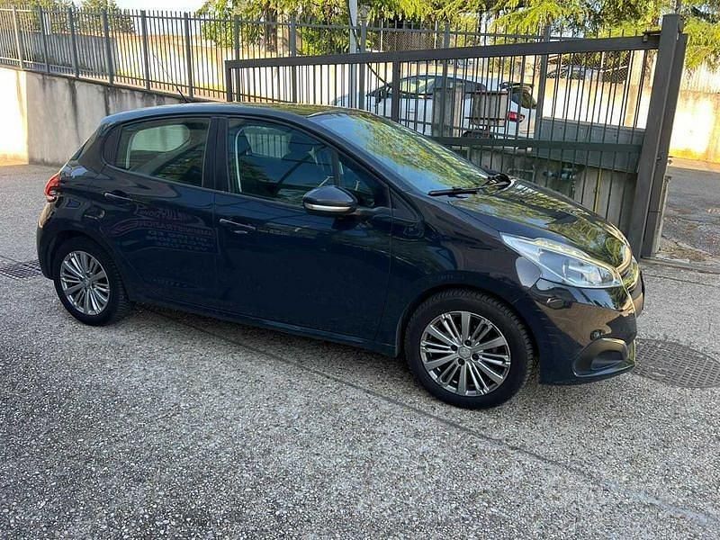 Usata Peugeot 208 Allure 100 CV (73 kW) 2017 Grigio(met.) Utilitaria