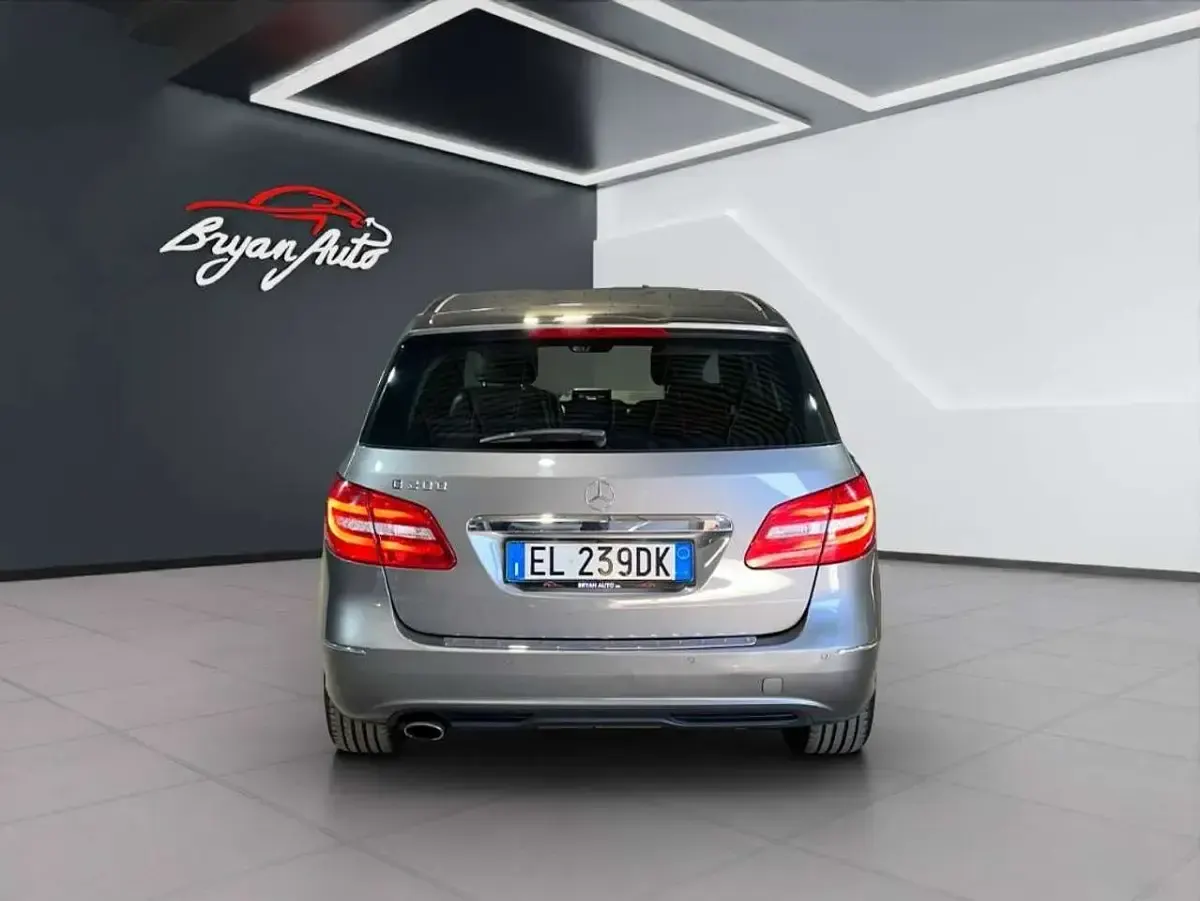 Usata Mercedes B200 Premium 156 CV (114 kW) 2012 Other Utilitaria