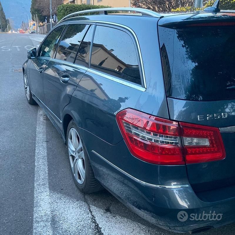 Usata Mercedes E250 Avantgarde 204 CV (150 kW) 2011 Grigio Station wagon