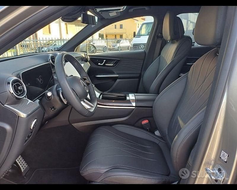 Usata Mercedes GLC300 AMG Line Premium 269 CV (197 kW) 2024 Argento SUV