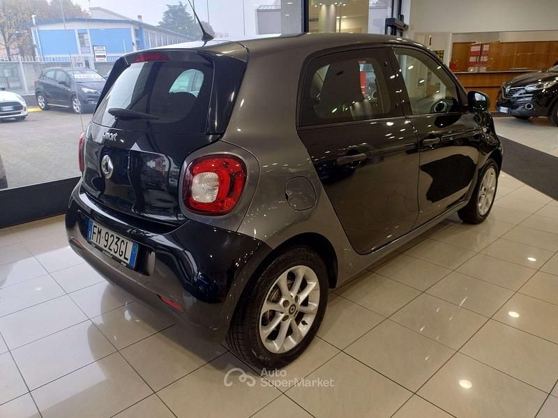 Usata Smart ForFour 71 CV (52 kW) 2017 Nero Utilitaria