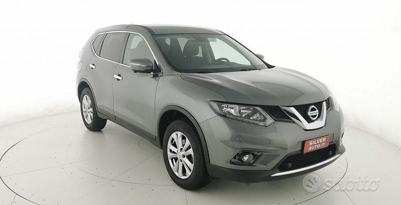 Usata Nissan X-Trail 131 CV (96 kW) 2016 Grigio metallizzato SUV