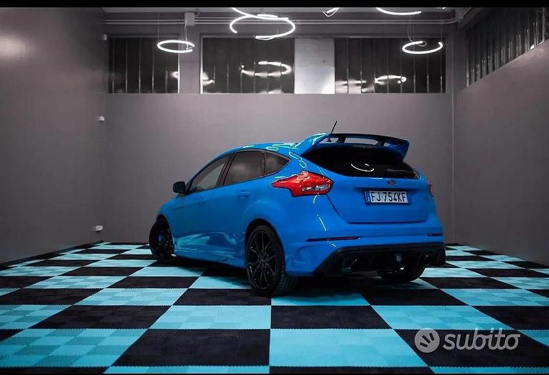 Usata Ford Focus RS 350 CV (257 kW) 2017 Blu Berlina