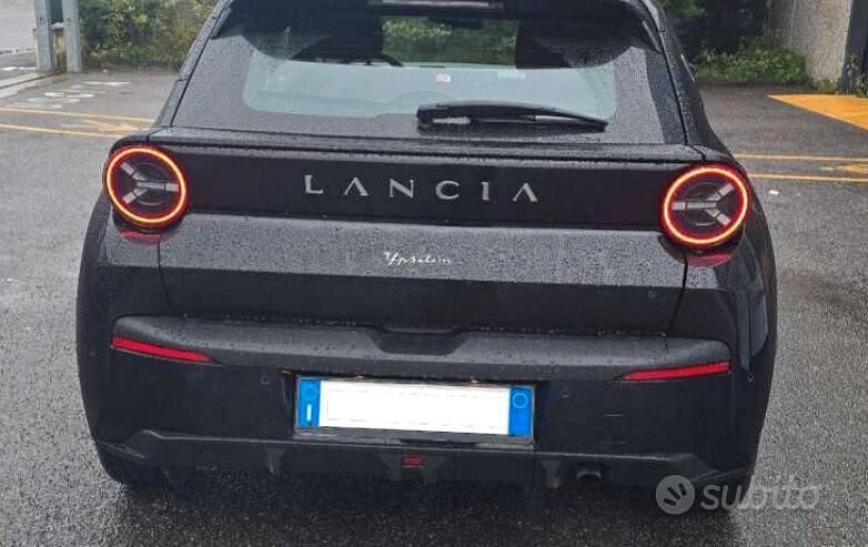 Usata Lancia Ypsilon 101 CV (74 kW) 2025 Other Utilitaria