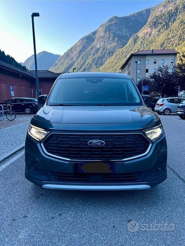 Grigio Usata 2023 Ford Tourneo Connect Active Monovolume | 26.000 € (Buon prezzo) - Immagine 1/4