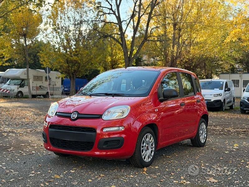 Rosso Usata 2022 Fiat Panda Tre volumi | 8490 € (Ottimo prezzo) - Immagine 1/4