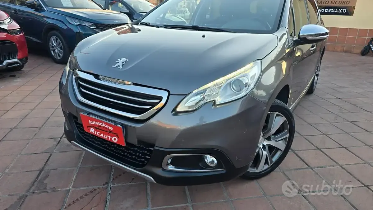 Usata Peugeot 2008 99 CV (72 kW) 2015 Grigio SUV