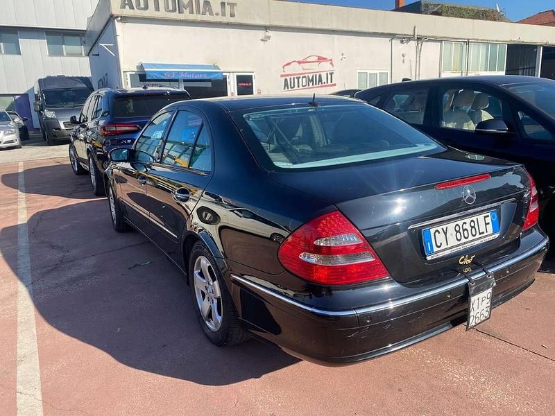 Usata Mercedes E280 Avantgarde 177 CV (130 kW) 2005 Nero Berlina