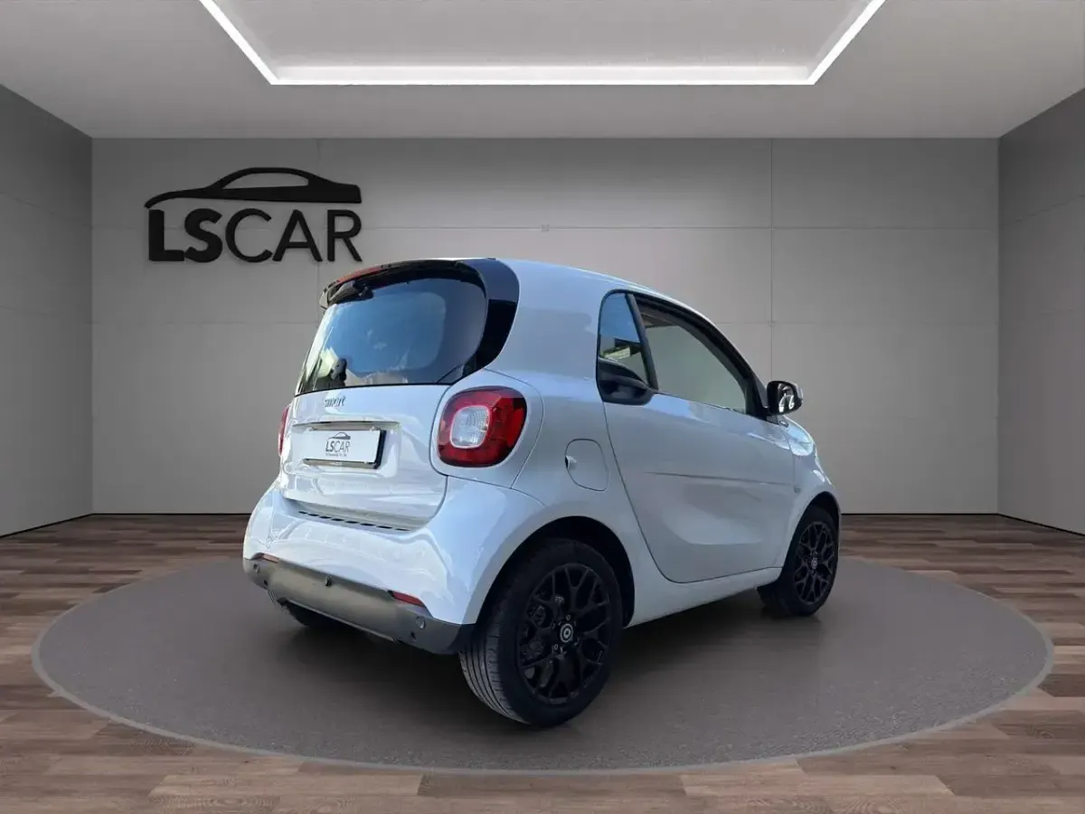 Usata Smart ForTwo Cabrio Passion 70 CV (51 kW) 2019 Bianco Cabrio