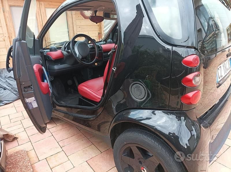 Usata 2006 Smart ForTwo Coupé Coupé | 2000 € (Buon prezzo) - Immagine 1/4