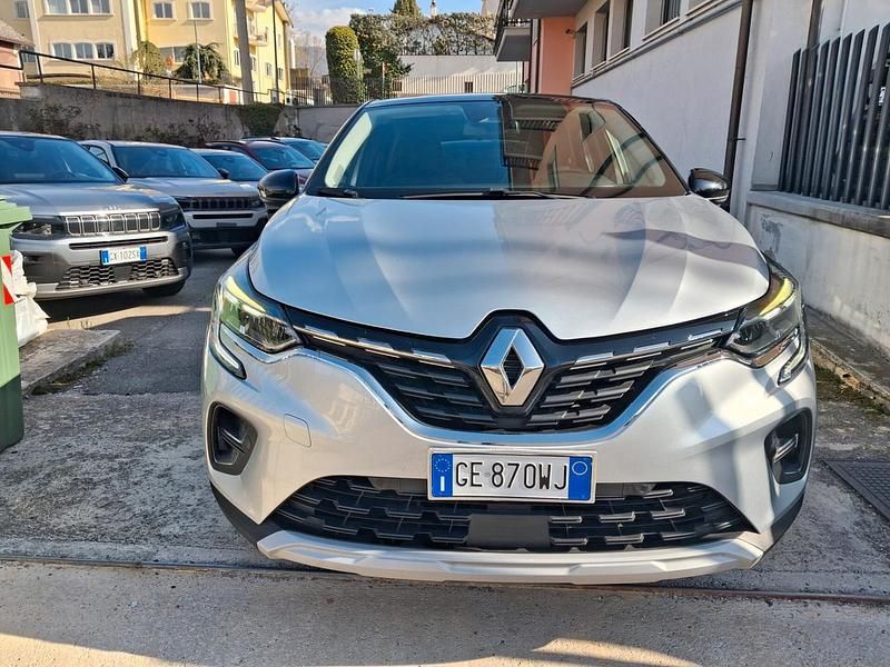 Usata Renault Captur Intens 100 CV (73 kW) 2021 Argento SUV