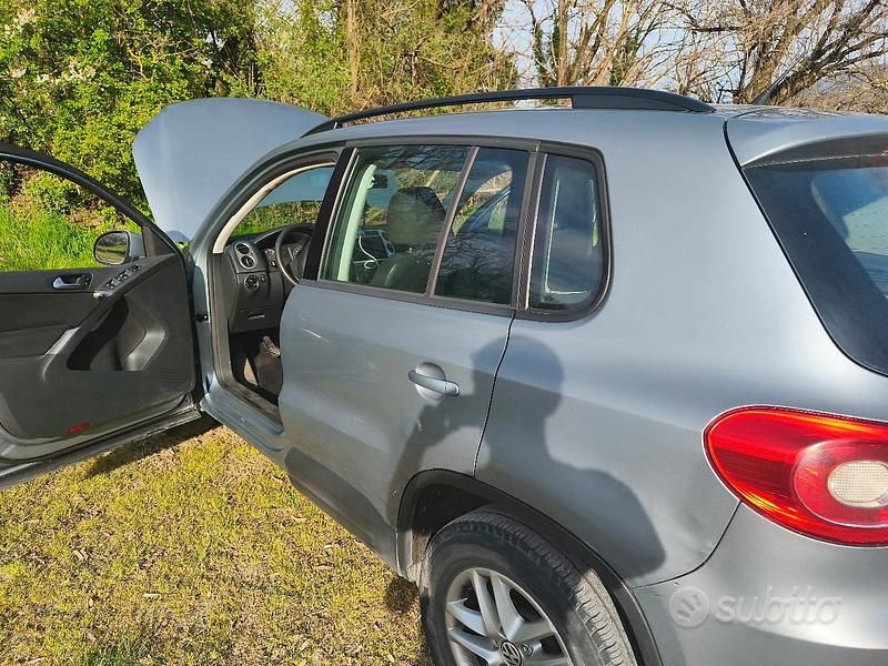 Usata VW Tiguan Trendline 140 CV (102 kW) 2010 Grigio SUV