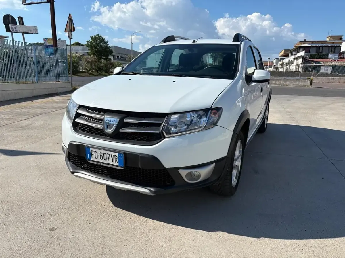 Usata Dacia Sandero Stepway 90 CV (66 kW) 2016 Bianco SUV
