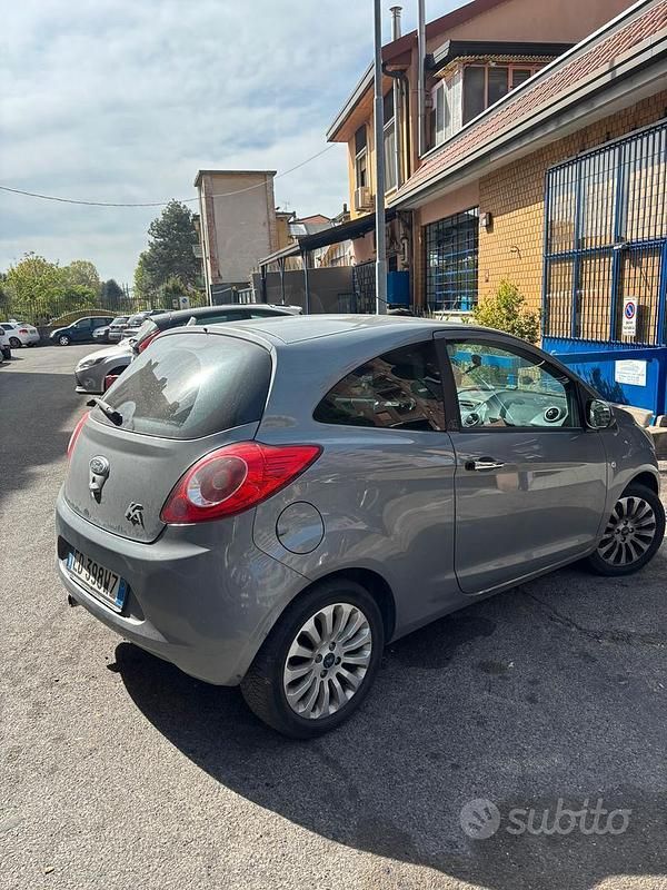Usata Ford Ka 69 CV (50 kW) 2010 Grigio Utilitaria