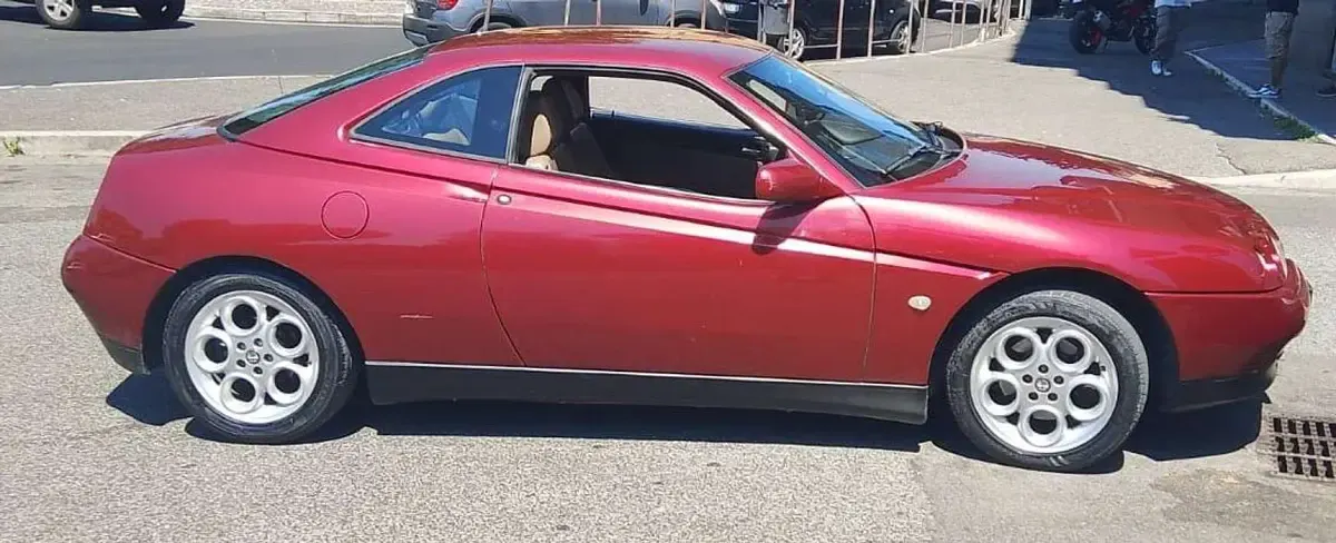 Usata Alfa Romeo GTV Lusso 150 CV (110 kW) 1995 Rosso Coupé