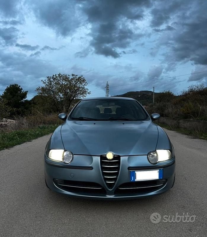 Usata Alfa Romeo 147 140 CV (102 kW) 2003 Blu Utilitaria