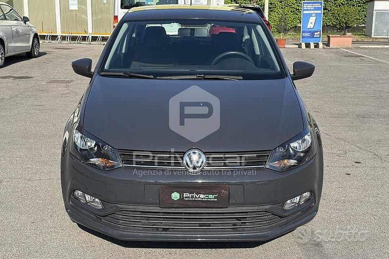 Usata VW Polo Trendline 74 CV (54 kW) 2016 Grigio Utilitaria
