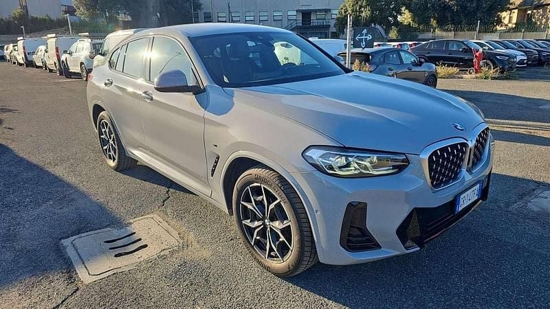 Usado BMW X4 M Sport 184 HP (135 kW) 2023 Branco SUV