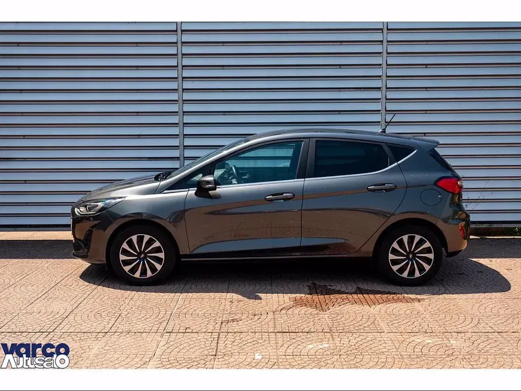 Usata Ford Fiesta Titanium 75 CV (55 kW) 2024 Magnetic grey (metallizzato) Berlina