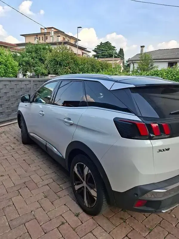 Usata Peugeot 3008 GT-line 131 CV (96 kW) 2020 Bianco SUV
