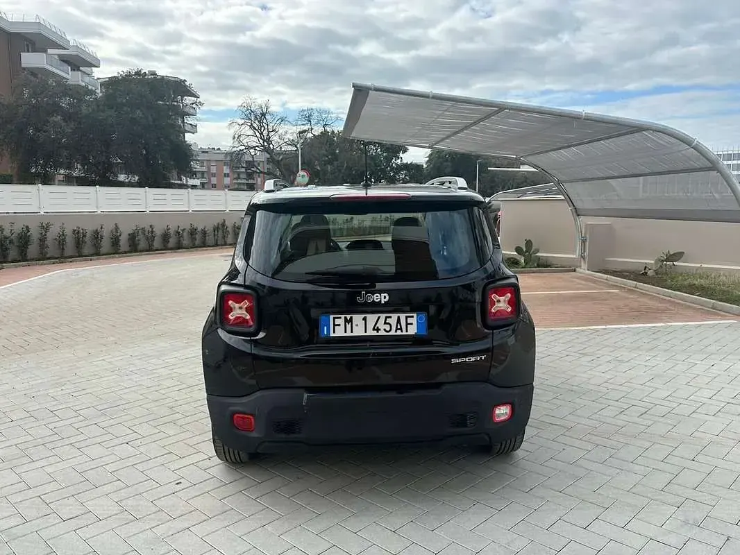 Usata Jeep Renegade Longitude 120 CV (88 kW) 2017 Nero SUV