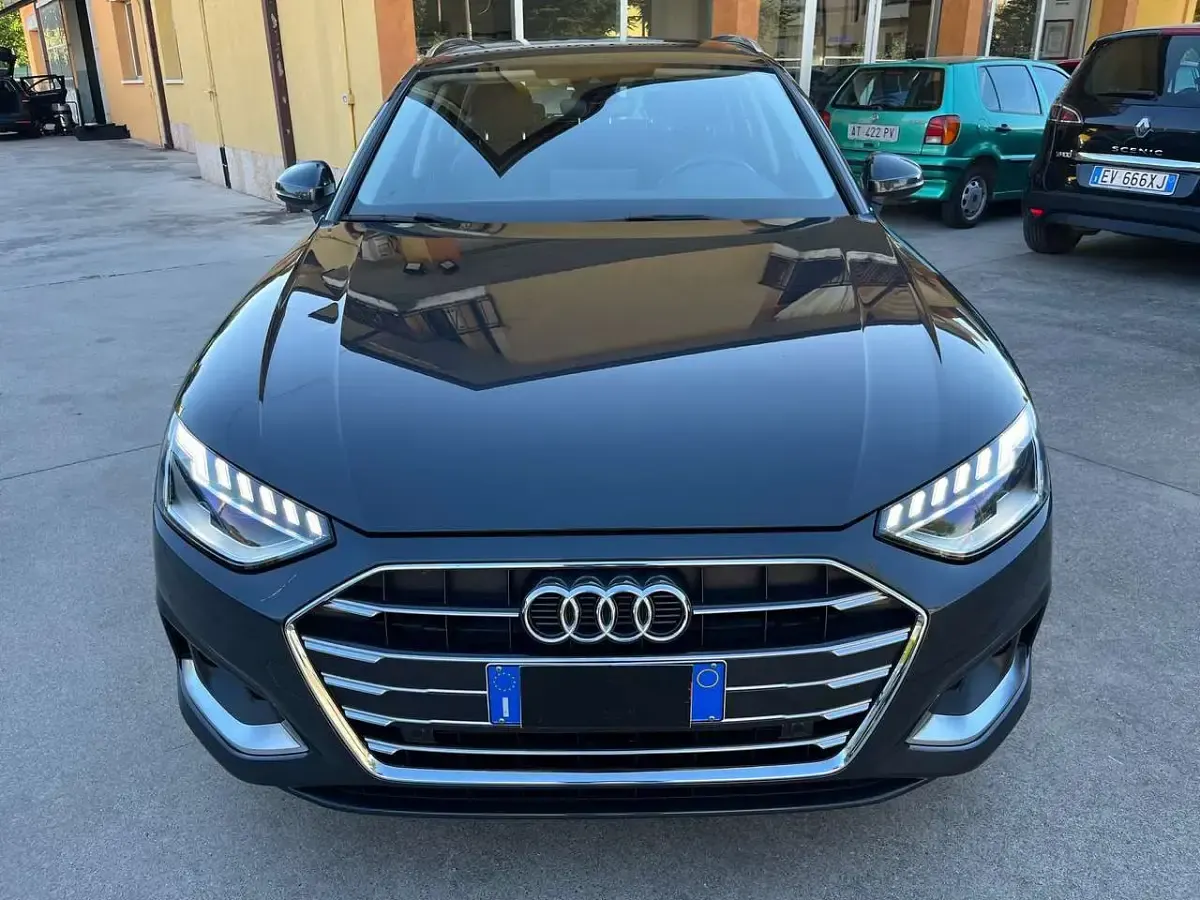 Usata Audi A4 Advanced Plus 163 CV (119 kW) 2023 Manhattan gray metallizzato Station wagon