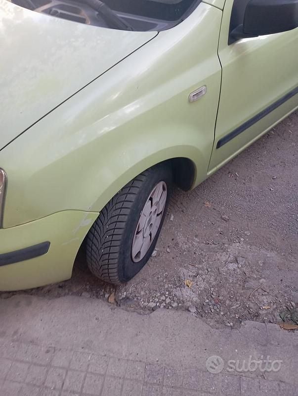 Usata Fiat Panda 54 CV (39 kW) 2004 Verde Utilitaria