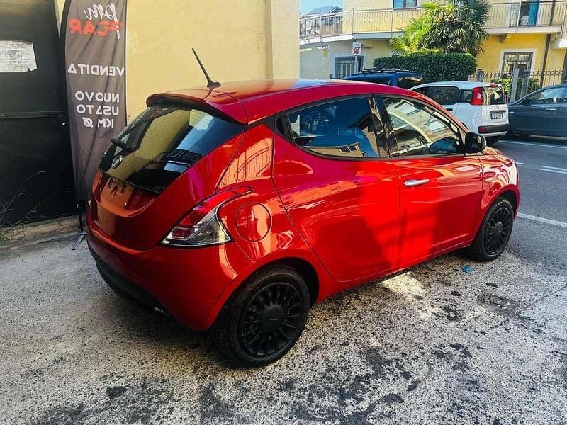 Usata Lancia Ypsilon S 69 CV (50 kW) 2021 Rosso Utilitaria