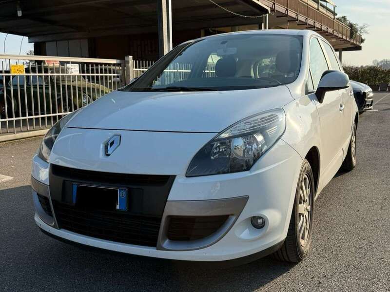 Usata Renault Scénic III Luxe 110 CV (80 kW) 2011 Bianco Monovolume