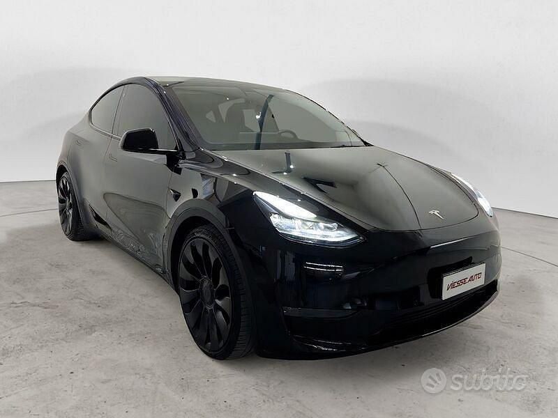 Usata Tesla Model Y Performance 392 kW (534 CV) 2022 Nero SUV