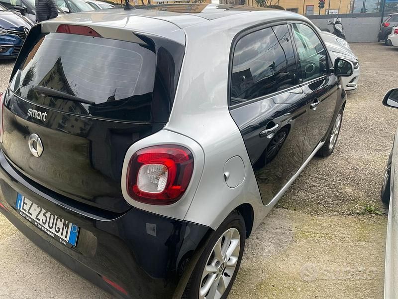 Usata Smart ForFour Passion 71 CV (52 kW) 2016 Nero Utilitaria