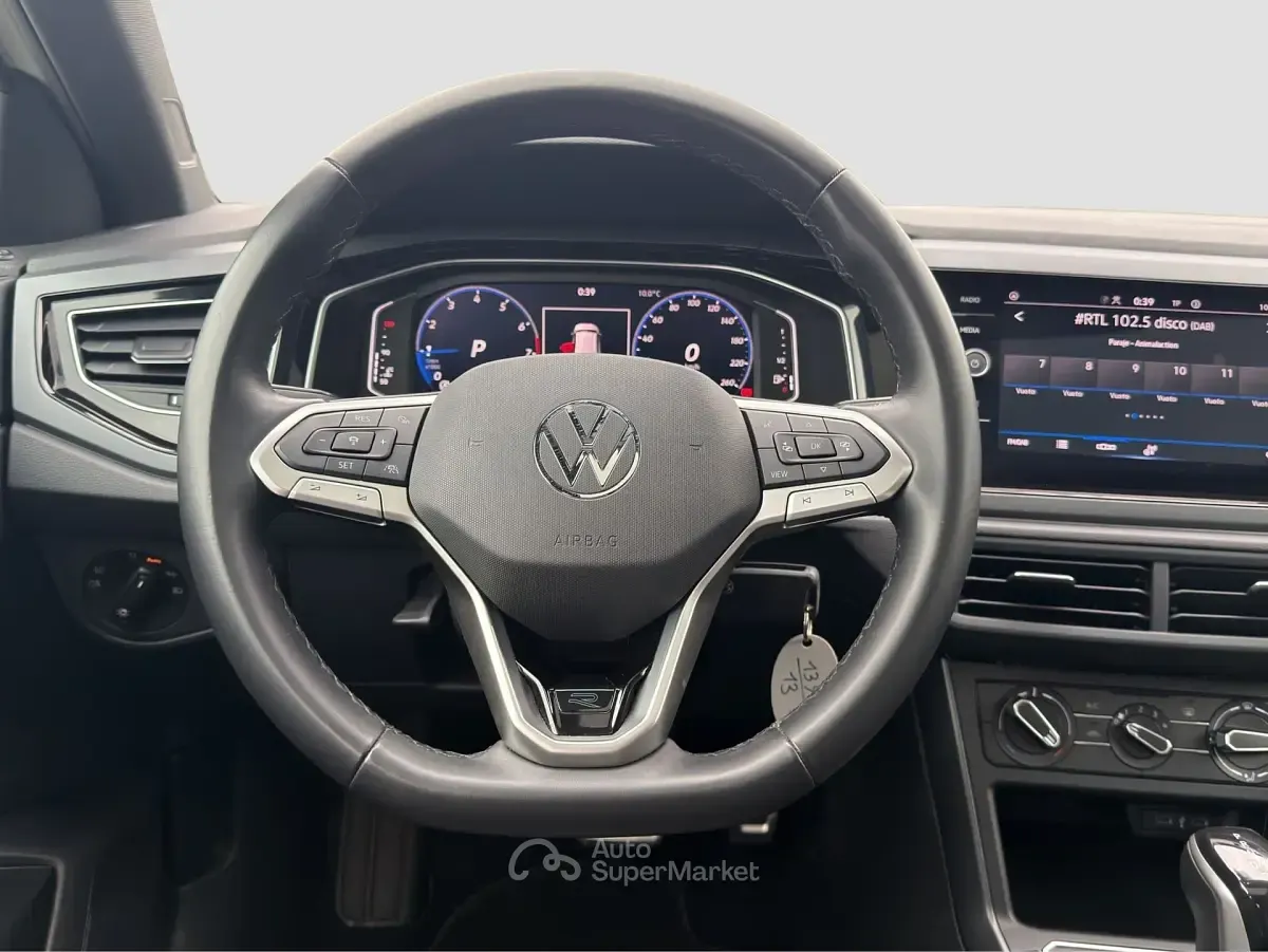 Usata VW Taigo R-line 110 CV (80 kW) 2024 Gray SUV
