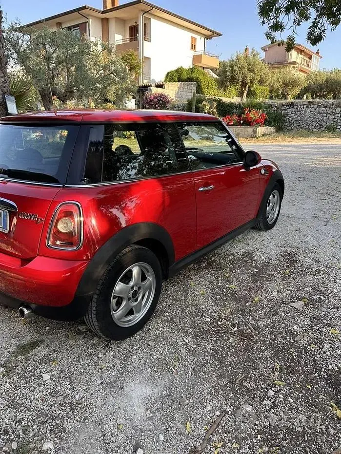 Usata Mini Cooper 109 CV (80 kW) 2009 Rosso Utilitaria