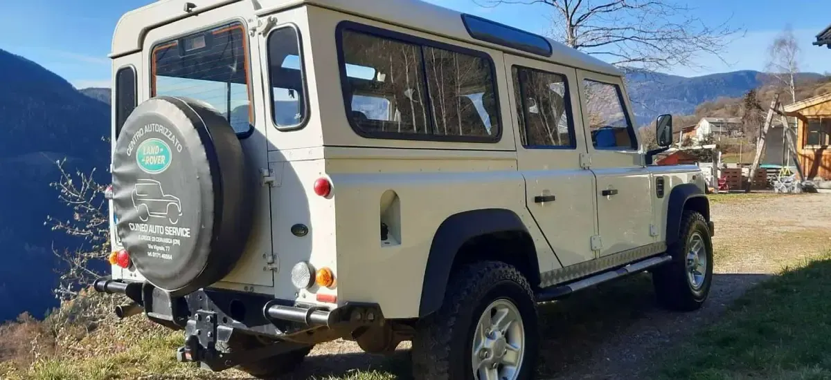 Usata Land Rover Defender 122 CV (89 kW) 2006 Bianco Station wagon