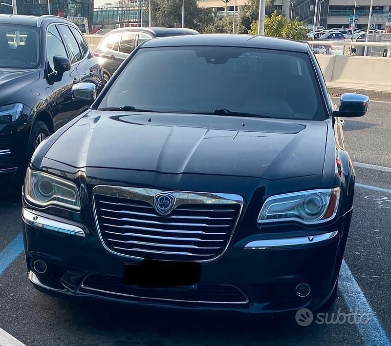 Usata Lancia Thema Platinum 239 CV (175 kW) 2012 Blu Berlina