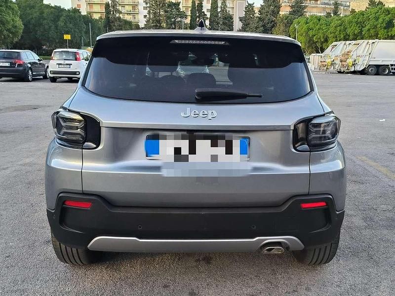 Usata Jeep Avenger Summit 101 CV (74 kW) 2024 Grigio SUV